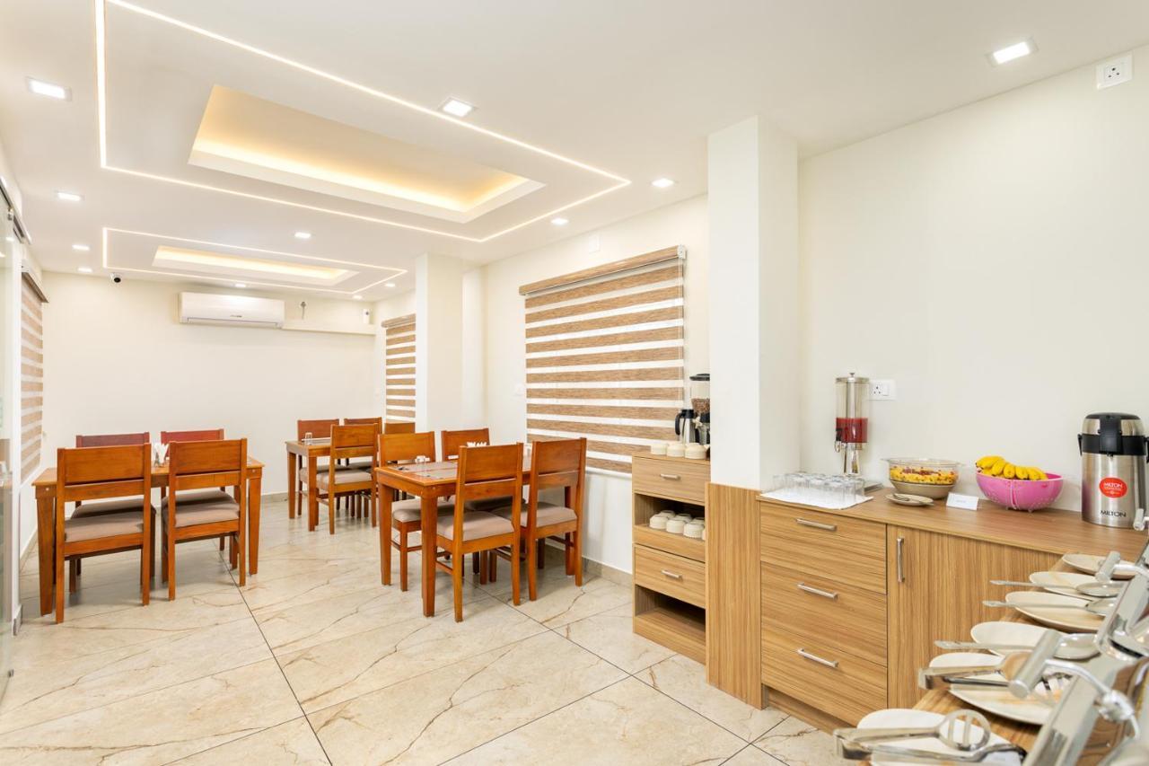 Esaa Airport Hotel Kochi Luaran gambar