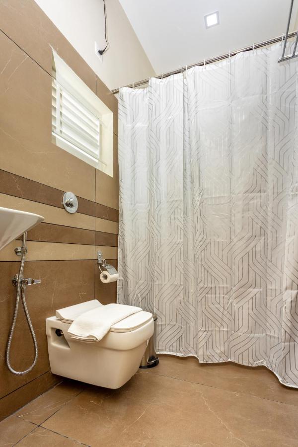 Esaa Airport Hotel Kochi Luaran gambar