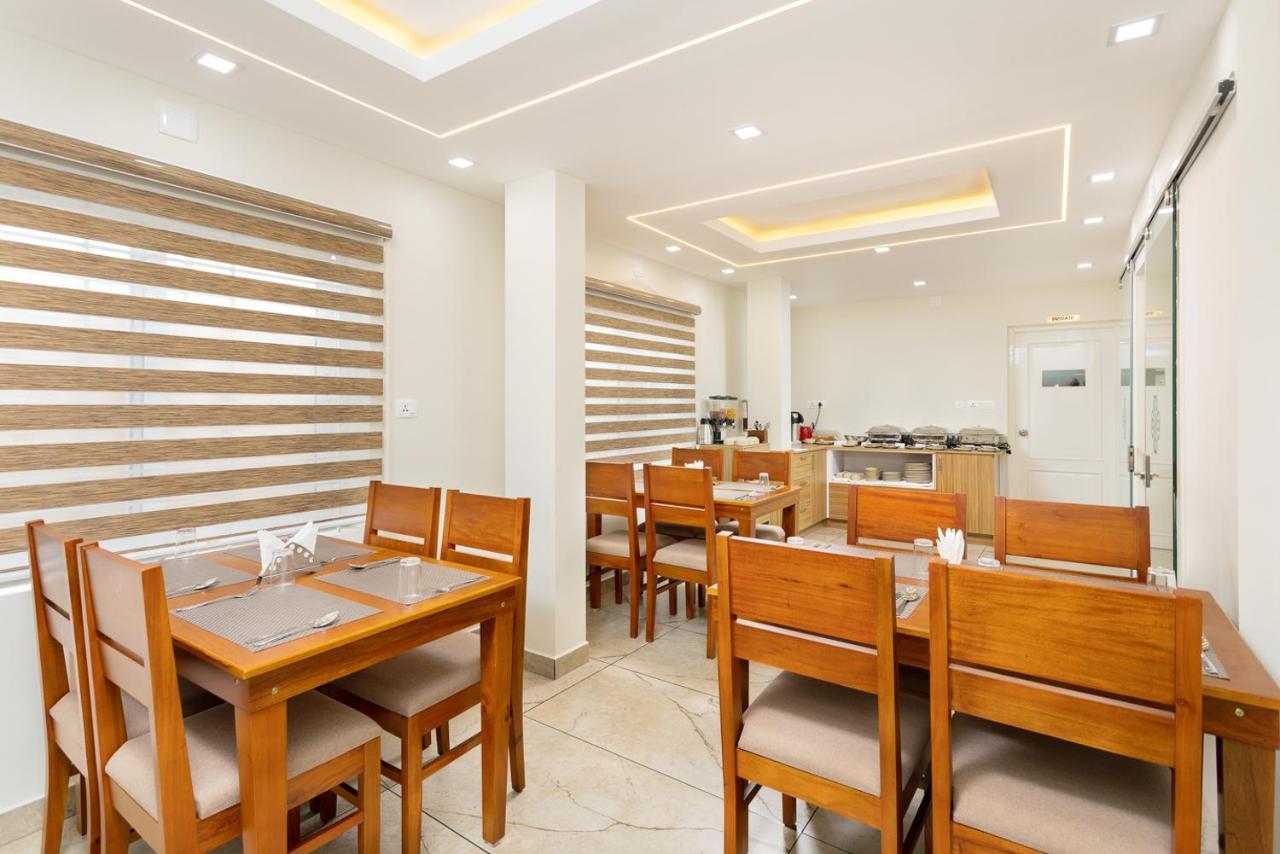 Esaa Airport Hotel Kochi Luaran gambar